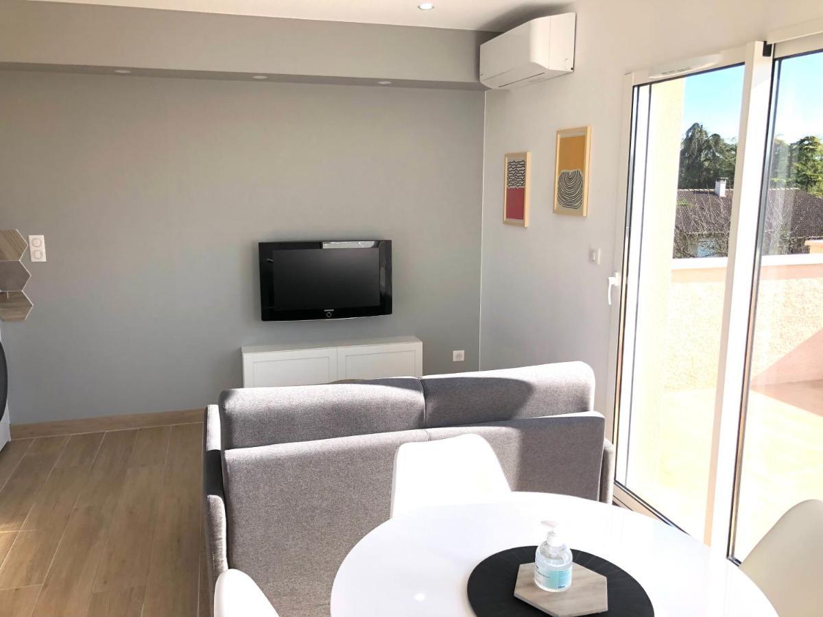 La Parenthese Balneo T2 Cosy De 40M² Avec Terrasse Apartman Ternay  Kültér fotó